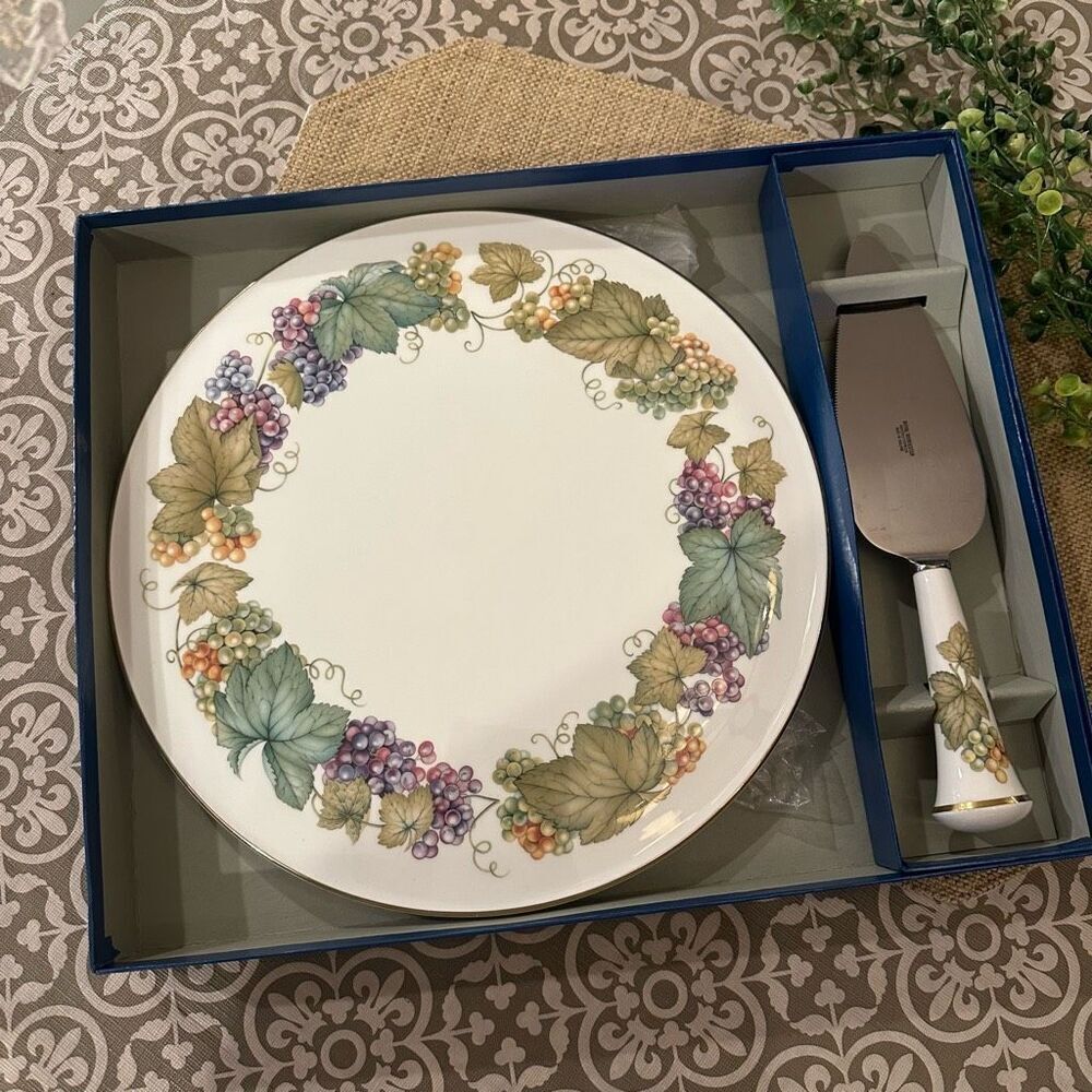 Royal Worcester England Vintage Vine Harvest Cake Plate‎ & Slicer Set NEW RARE